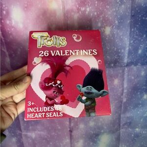 New Trolls 26 Valentine’s Day cards 🛍